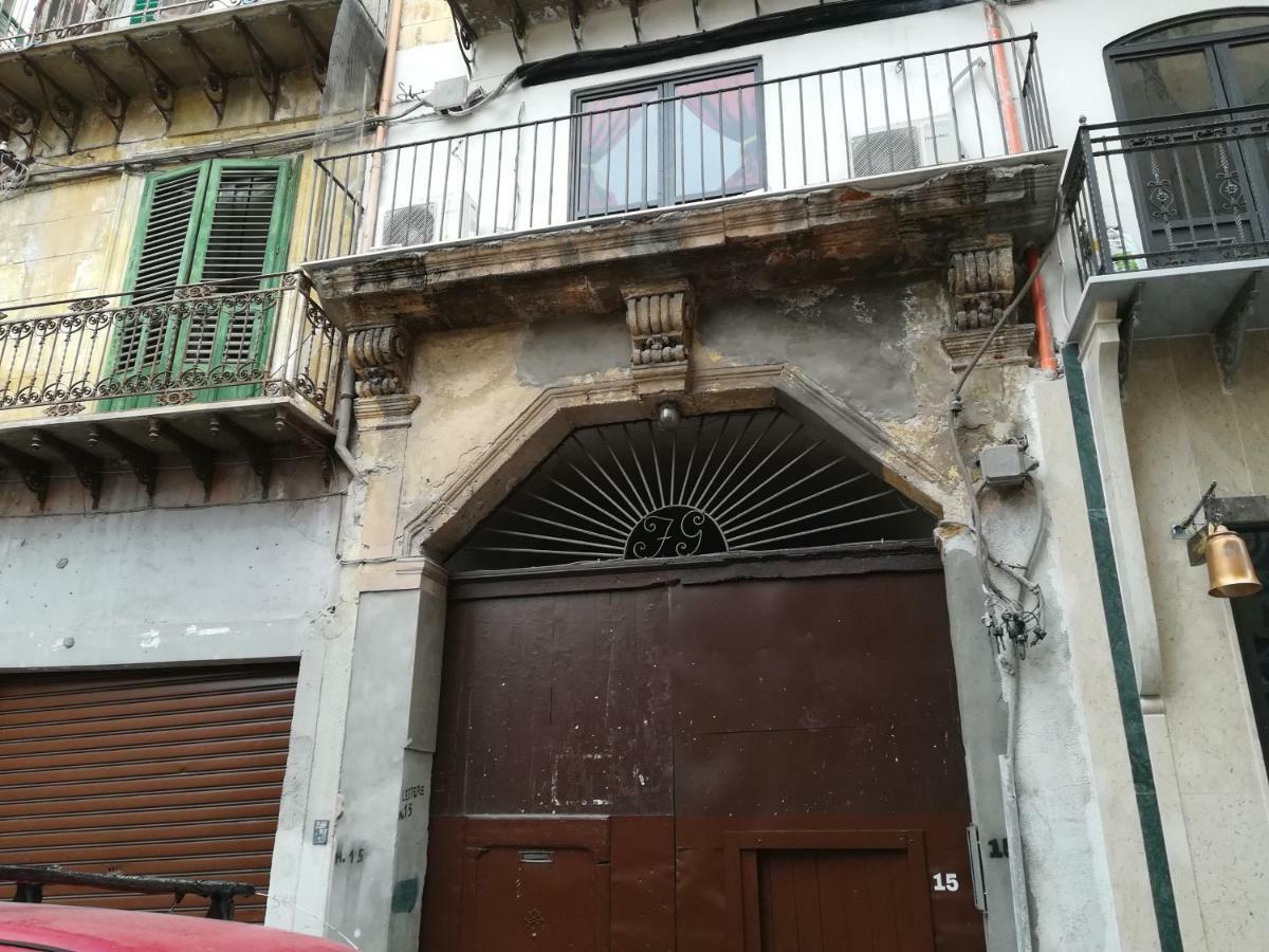Casa In Palazzo Graffeo Erika Palermo Exterior foto